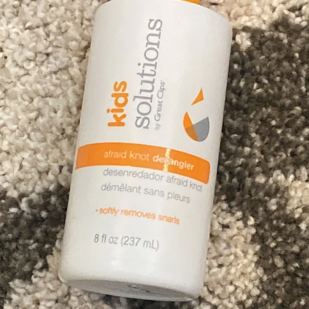NEW. Kids Solutions by Great Clips. Afraid knot Detangler. 8 fl oz.